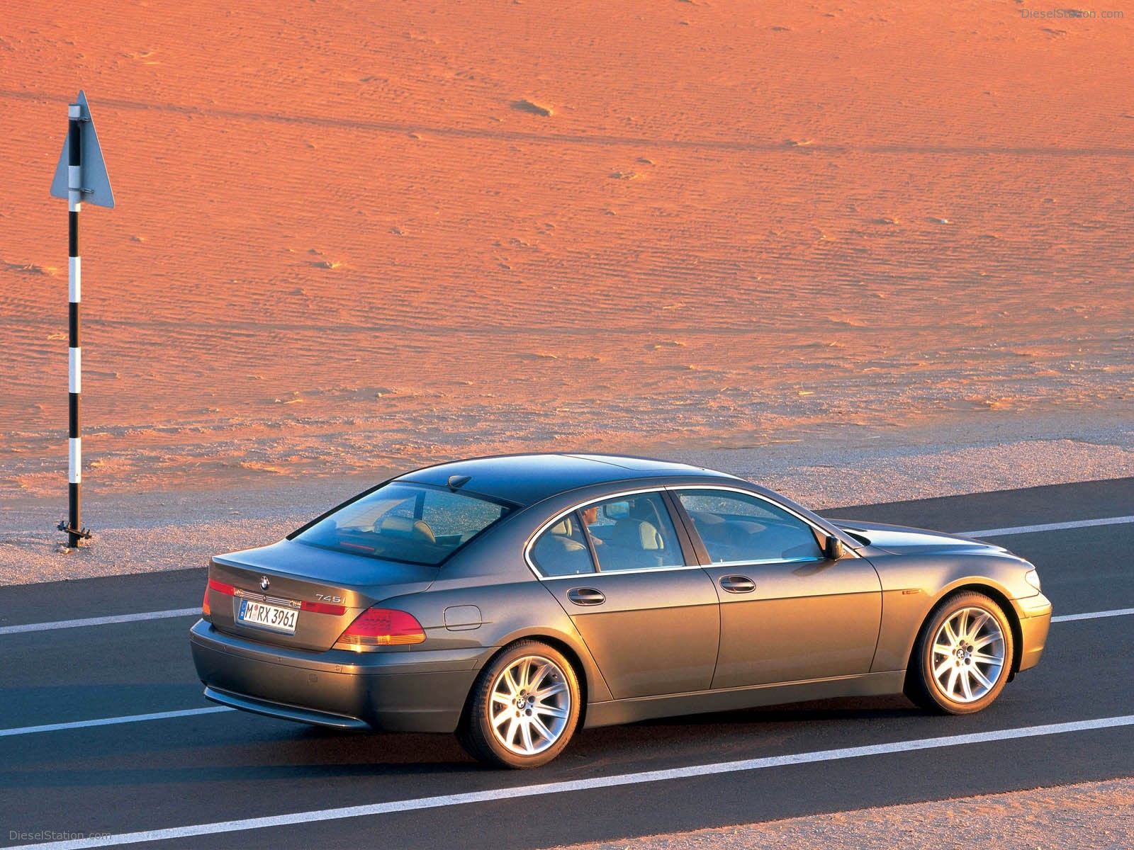 BMW 7 Series (2002)